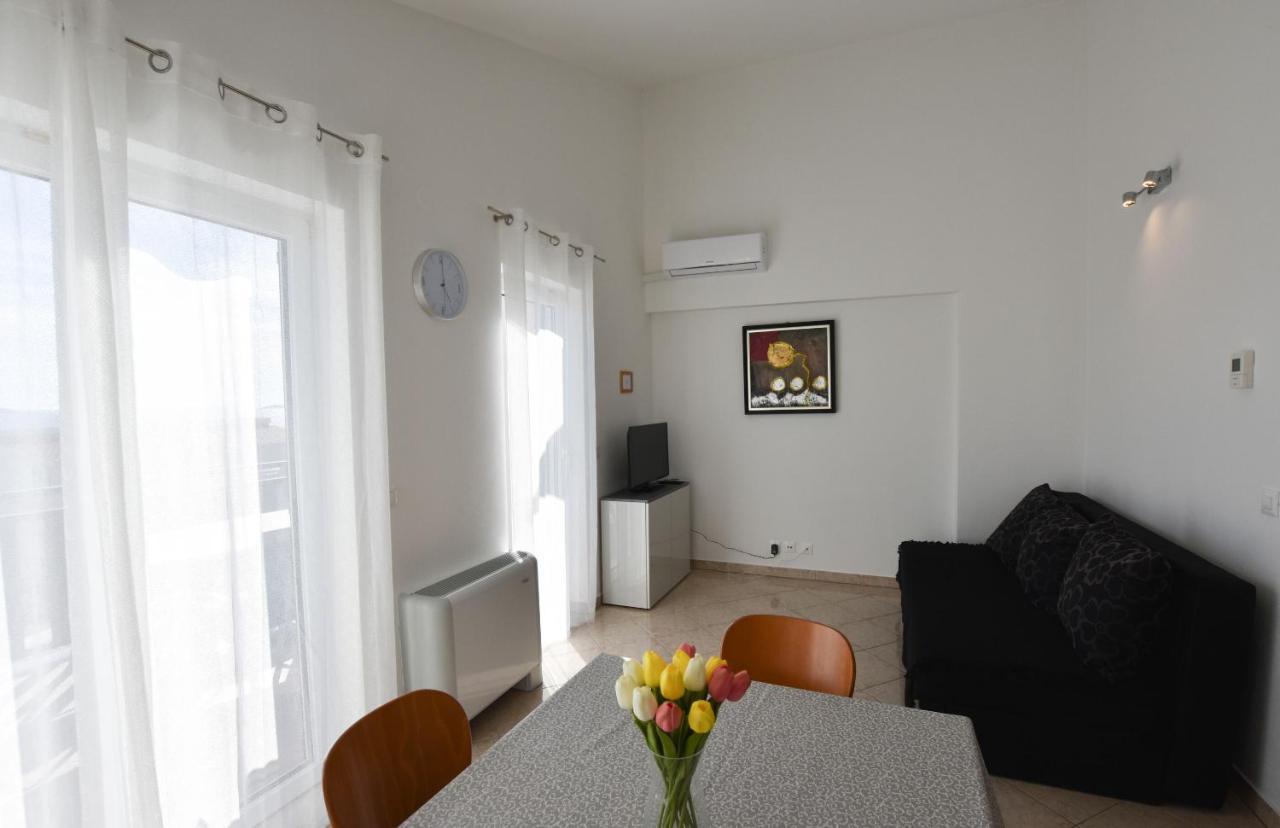 Apartments Karmen I Primošten Dış mekan fotoğraf