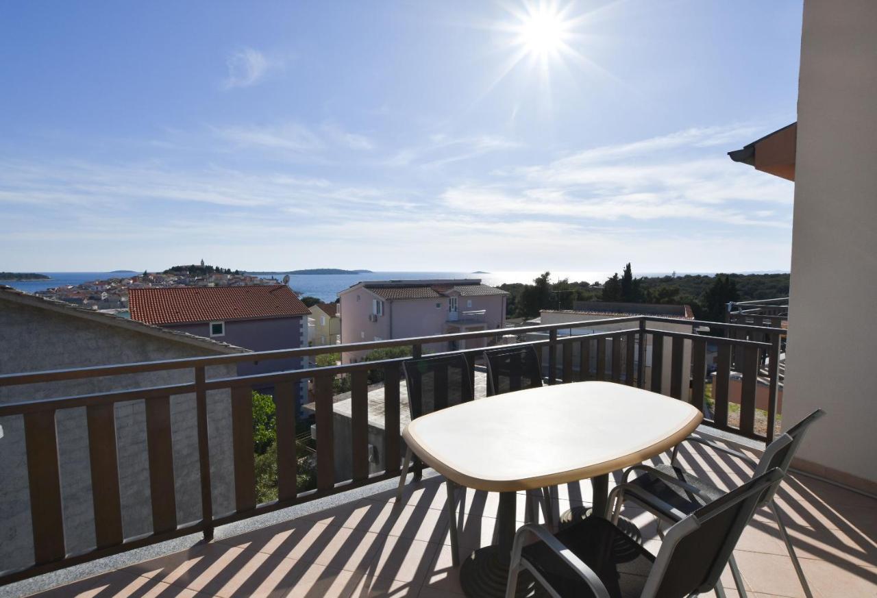 Apartments Karmen I Primošten Dış mekan fotoğraf