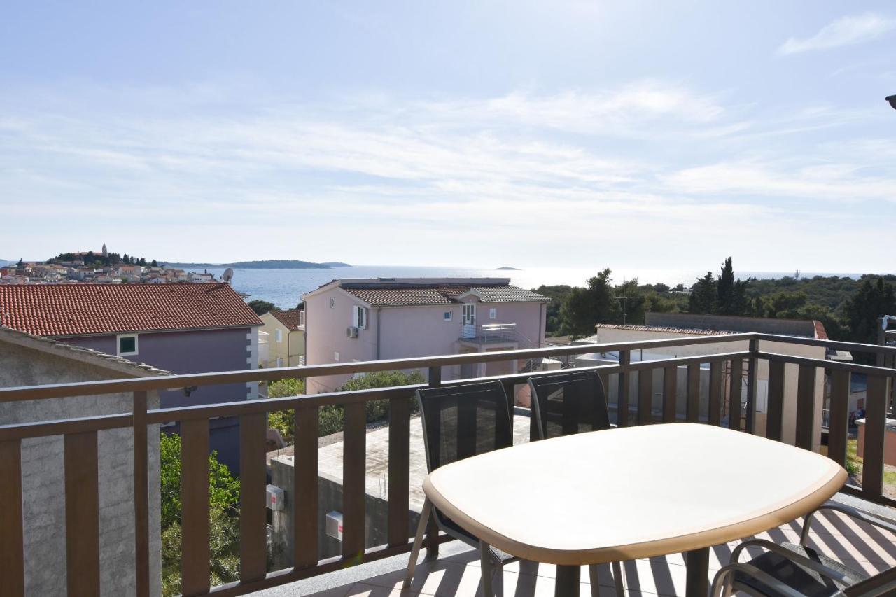 Apartments Karmen I Primošten Dış mekan fotoğraf