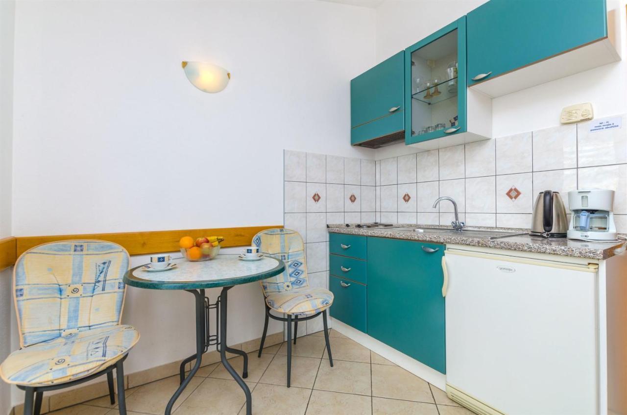 Apartments Karmen I Primošten Dış mekan fotoğraf